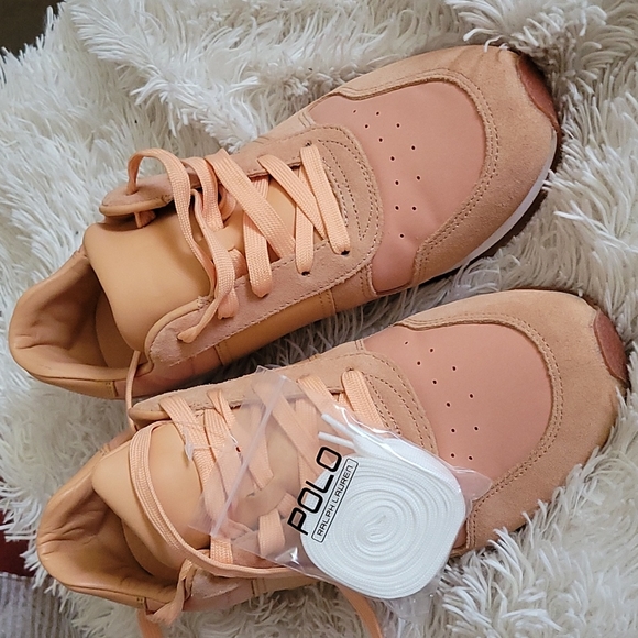 Club Monaco sneakers - Picture 1 of 3